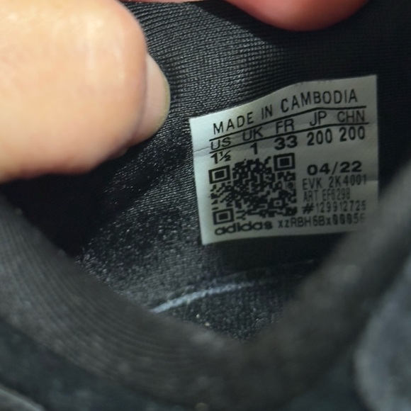 Kids Adidas sneakers - Picture 4 of 4